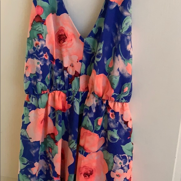 floral pattern romper - Picture 4 of 4